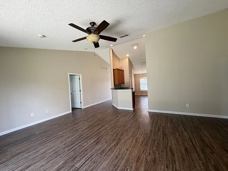6902 Southern Oaks Dr W — Photo 5