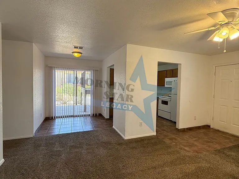 Spacious 2 bedroom floor plans! — Photo 6