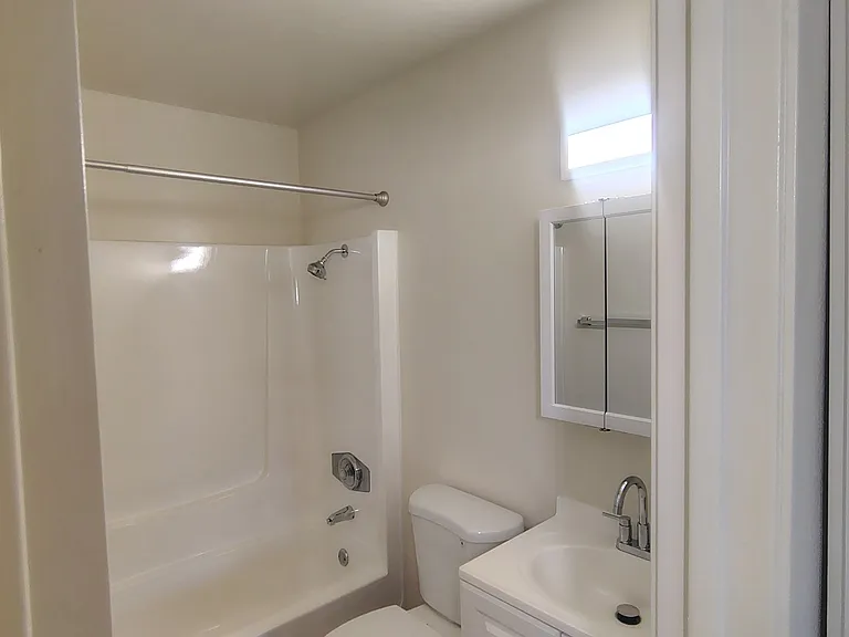 Oxford Terrace Apartments — Photo 7