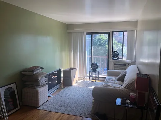 Rented by 18 REALTY | media 6