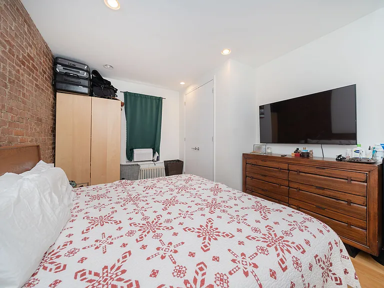 659 W 162nd St #64 — Photo 8