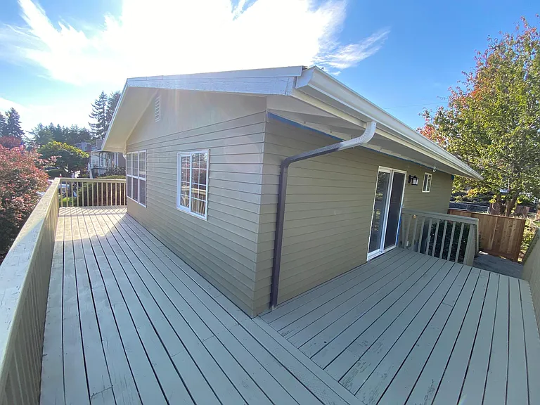 4636 N Bristol St — Photo 14