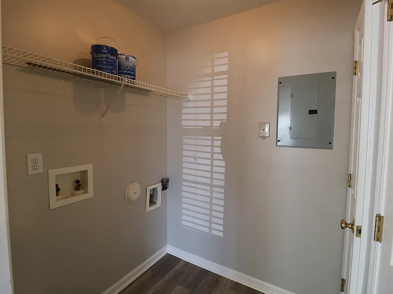 111 Mill Pond Dr — Photo 6