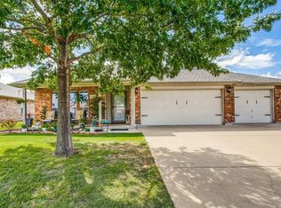 1714 Millbrook Dr, Midlothian, TX 76065