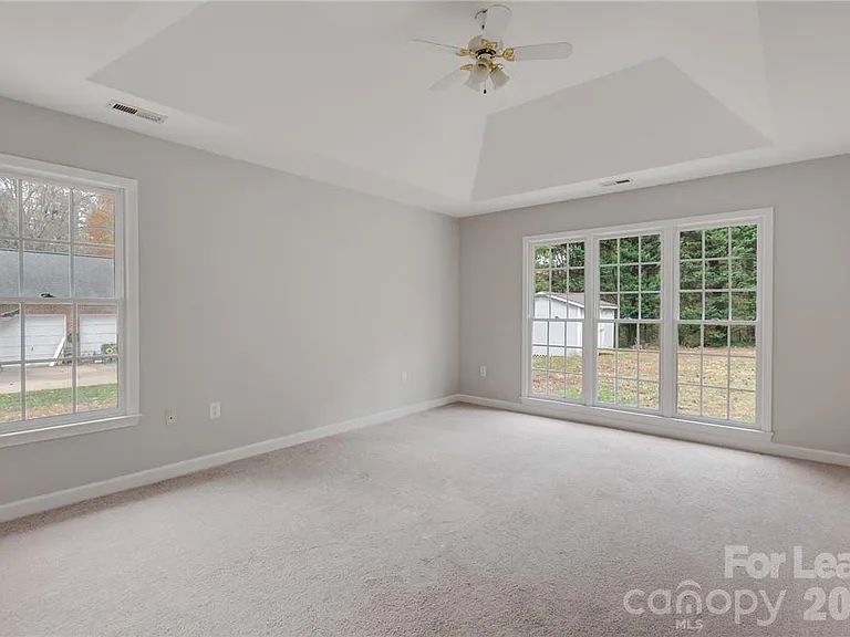 136 Trollingwood Ln — Photo 18