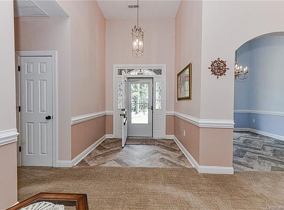 5th image of 231 Glenn Dr