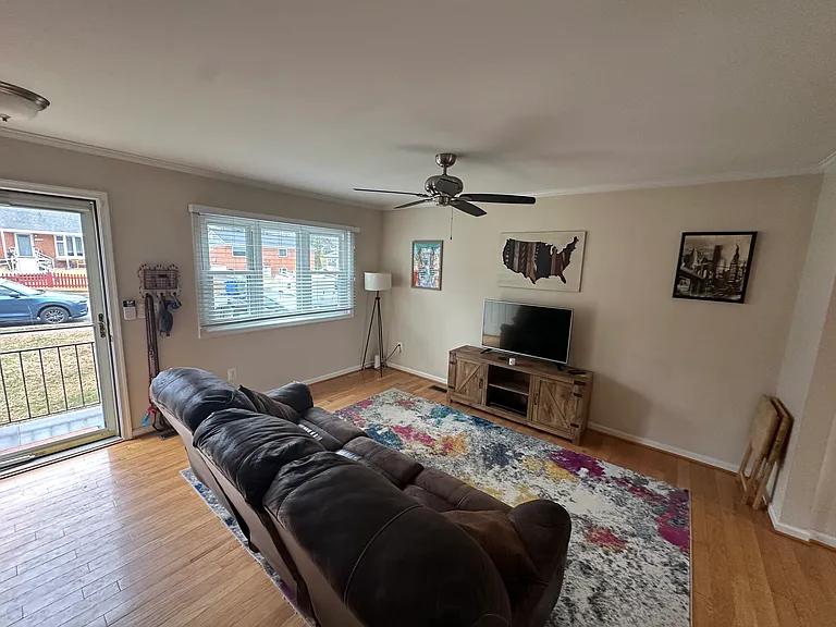 14209 Chesterfield Dr — Photo 5