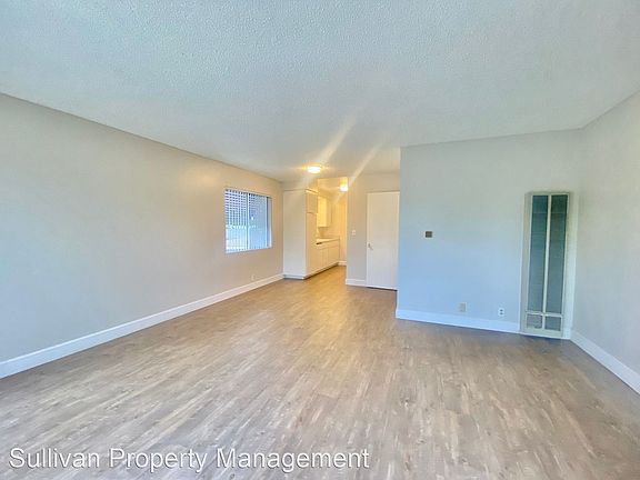 2nd image of 207 S Illinois St #E
