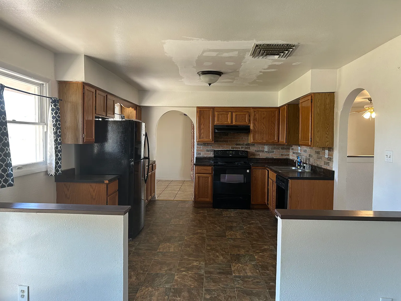 3 bed, 1758 sqft, $1,850 — Photo 1