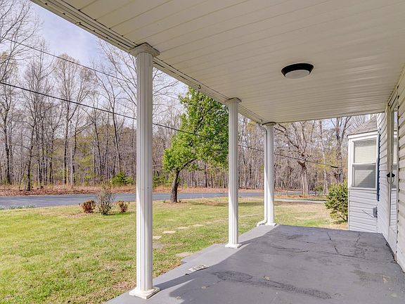 3rd image of 447 Toytown Rd