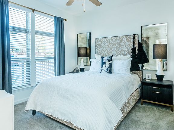 4th image of 2401 Lakeshore Dr #142