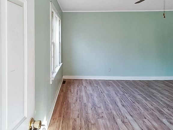 2nd image of 1816 W Maud St