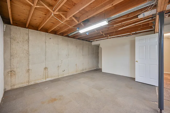 918 E Vics Rd — Photo 20