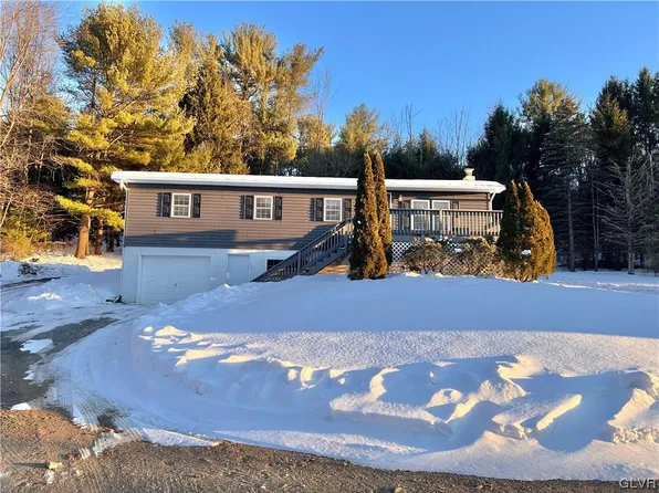 1880 Walnut Dr, Palmerton, PA 18071