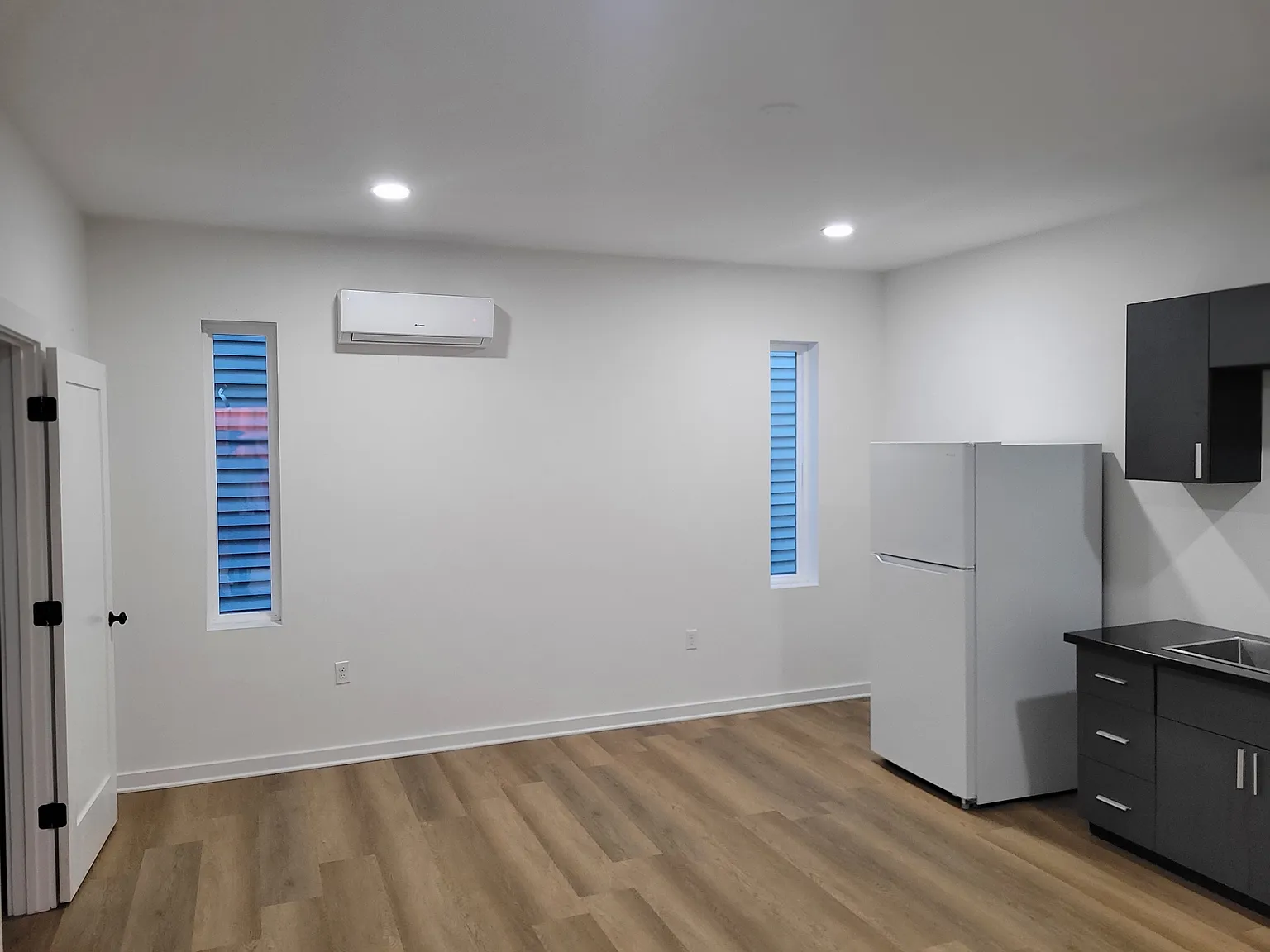 Studio, 500 sqft, $800 — Photo 2