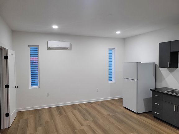 3rd image of 3525 S Liberty St #1