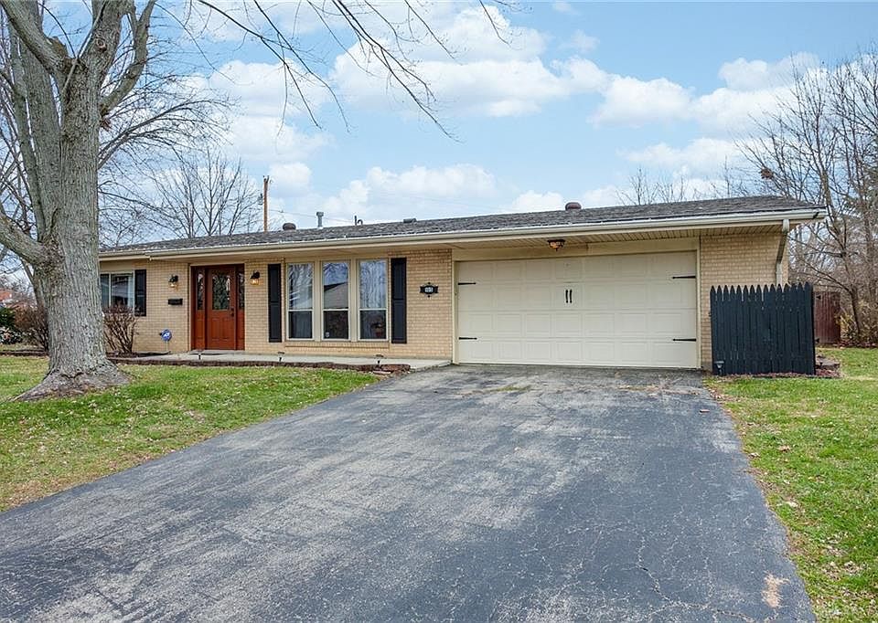 1st image of 105 Glenwood Ct