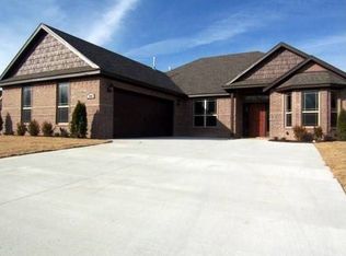1511 W Kelley Dr, Rogers, AR 72756