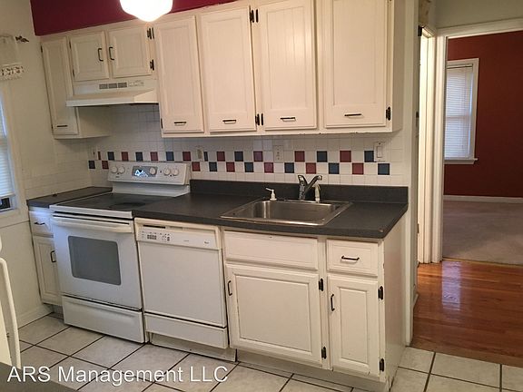 5th image of 1213 Thatcher Ave