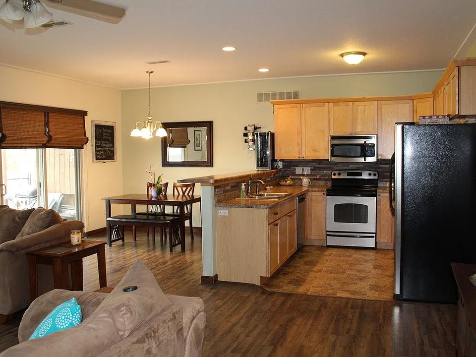 227 S Park Ridge Rd