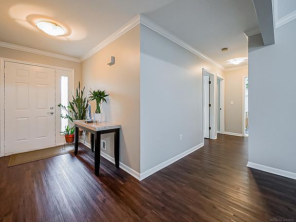 5th image of 33785 Farmview Ln