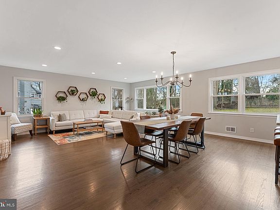 4th image of 3 Crab Apple Ln