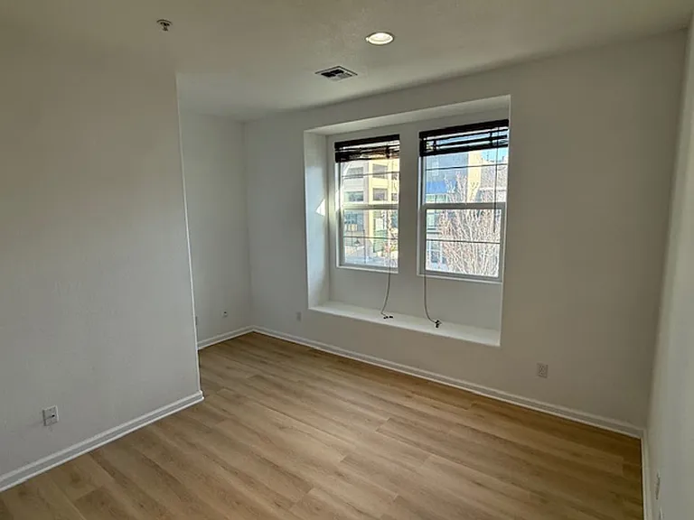 1419 Nevin Plz — Photo 23