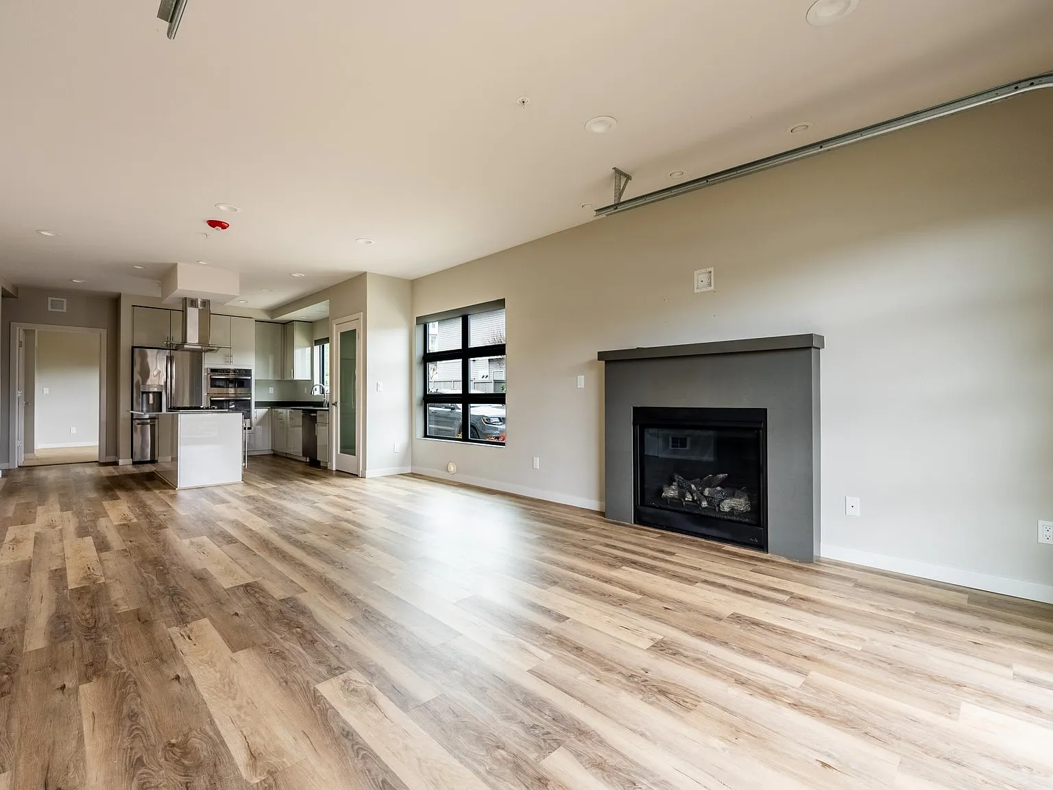 2 bed, 1189 sqft, $2,995 — Photo 2