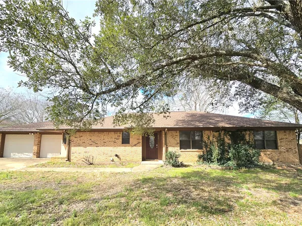 827 N Gray St, Caldwell, TX 77836