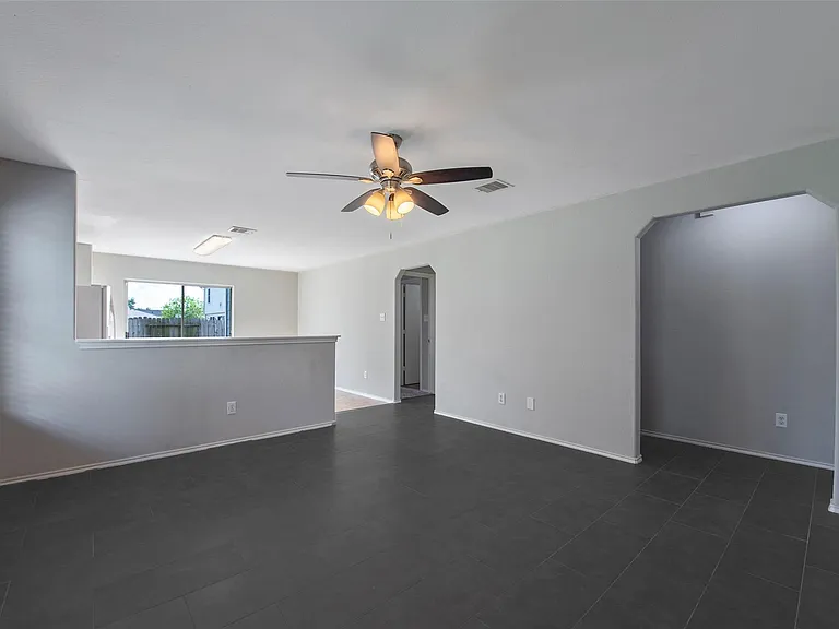 7939 Yaupon View Dr — Photo 4