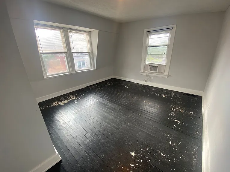 2209 Victor St — Photo 13