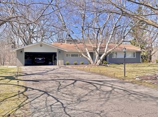 3290 Devon Brook Dr, Bloomfield Hills, MI