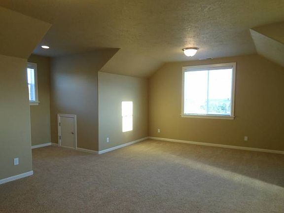 Large Bonus Room