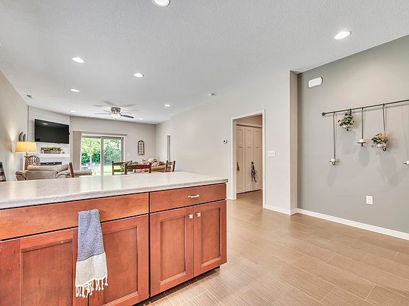 5th image of 3329 Prairie Meadow Dr #B