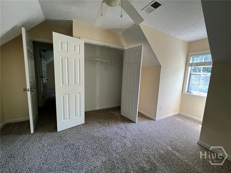 112 White Ter — Photo 11
