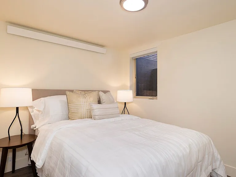 Ballard Seattle 3 Bedroom Apartment for Rent | In-Unit Laundry, Pet Friendly, Parking Available &... — Photo 11