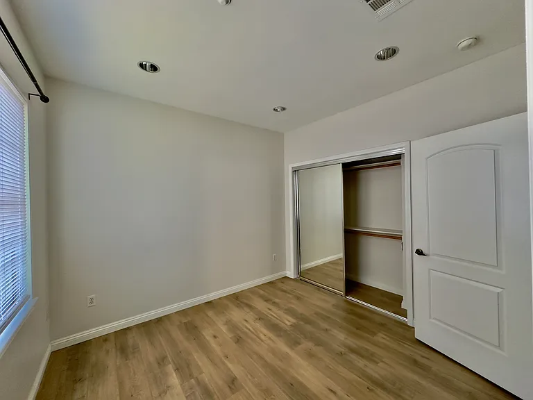 968 S Highland Ave — Photo 13