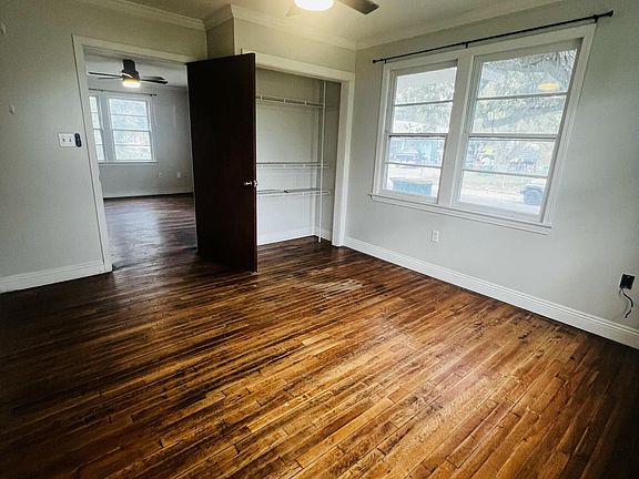5th image of 195 Crawford St