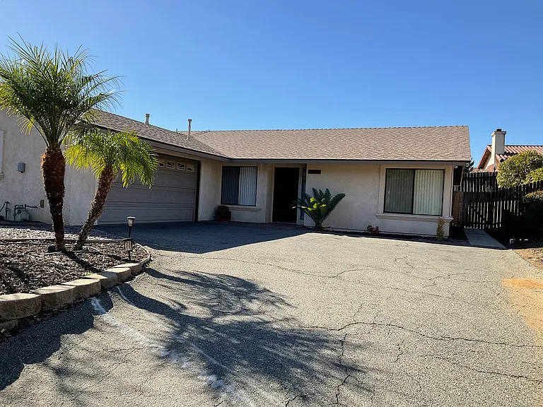 723 Sutton Hill Pl — Photo 1