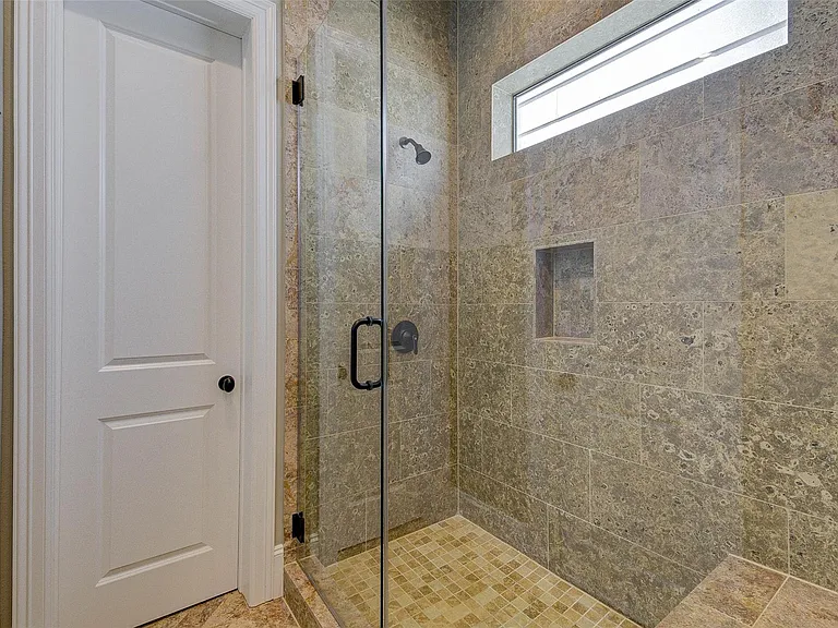 2769 Freund St — Photo 24