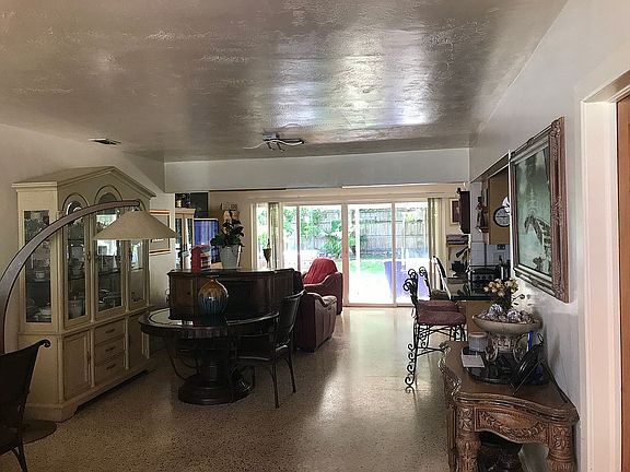 2nd image of 21330 NE 24th Ct
