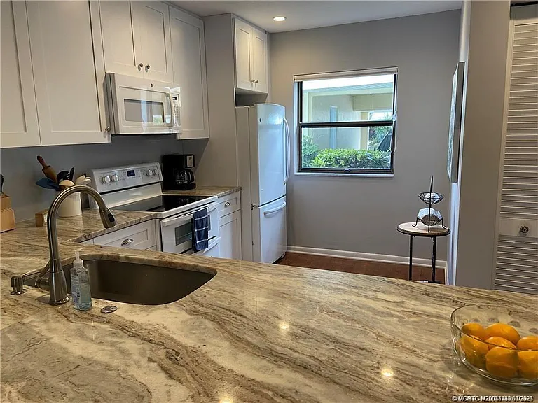 3901 SE Saint Lucie Blvd #D-29 — Photo 10