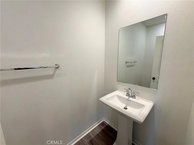 2848 E Berry Loop Privado — Photo 6