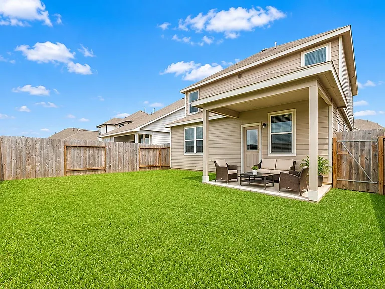 4910 Blue Jacaranda Way — Photo 3