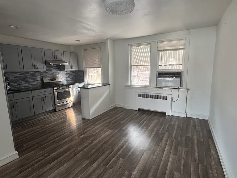 4218 Tudor St — Photo 4