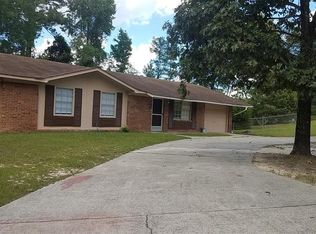 2 Springdale Cir, Daleville, AL 36322