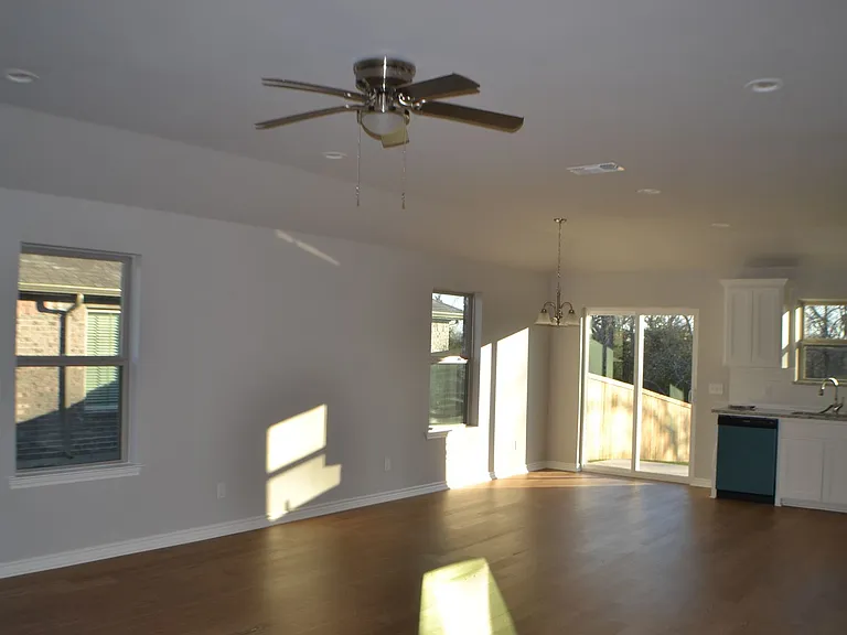 1101 Southridge Ln — Photo 6