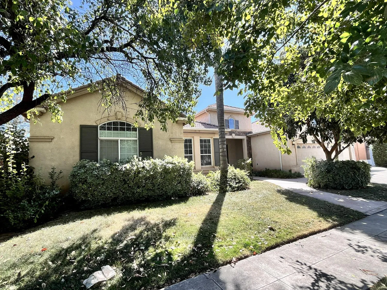 4 bed, 3769 sqft, $3,500 — Photo 1