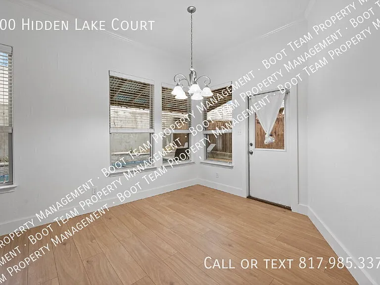400 Hidden Lake Ct — Photo 21