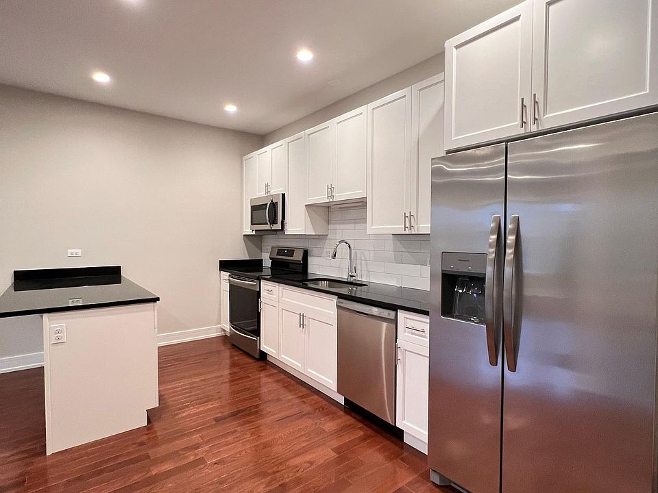 1st image of 4639 N Malden St #1
